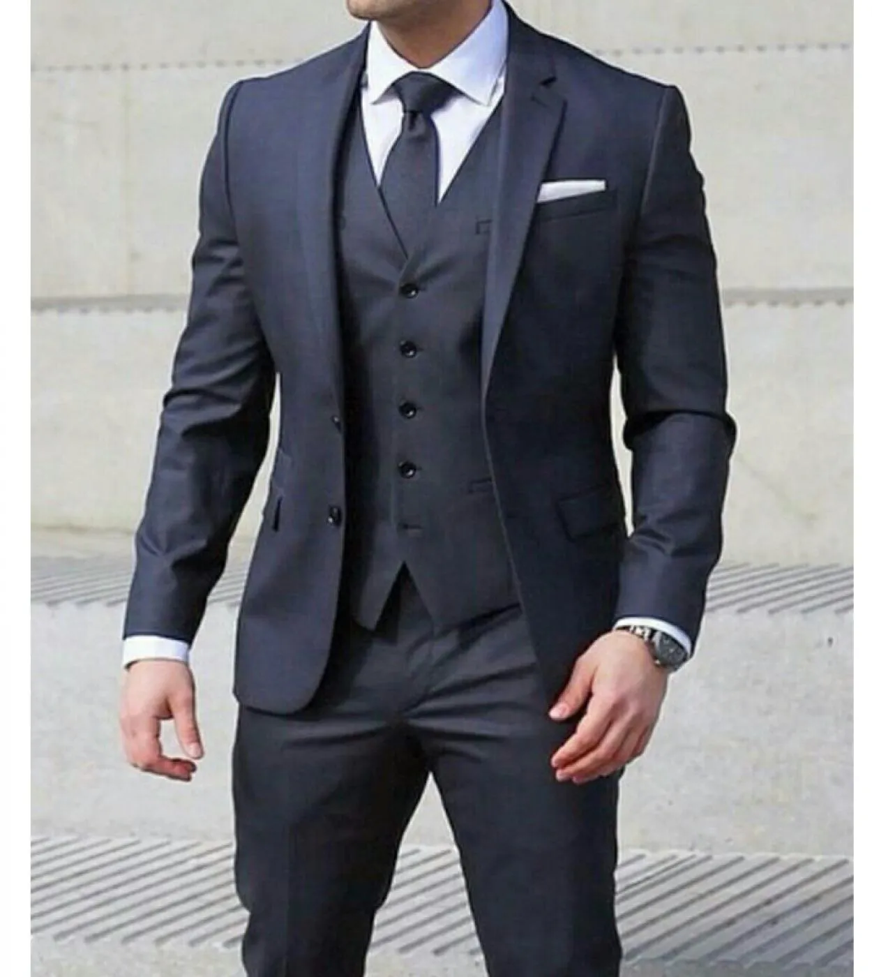 Abiti da uomo formali blu scuro per giacca da uomo da 3 pezzi da matrimonio con gilet di pantaloni con risvolto con risvolto nuo