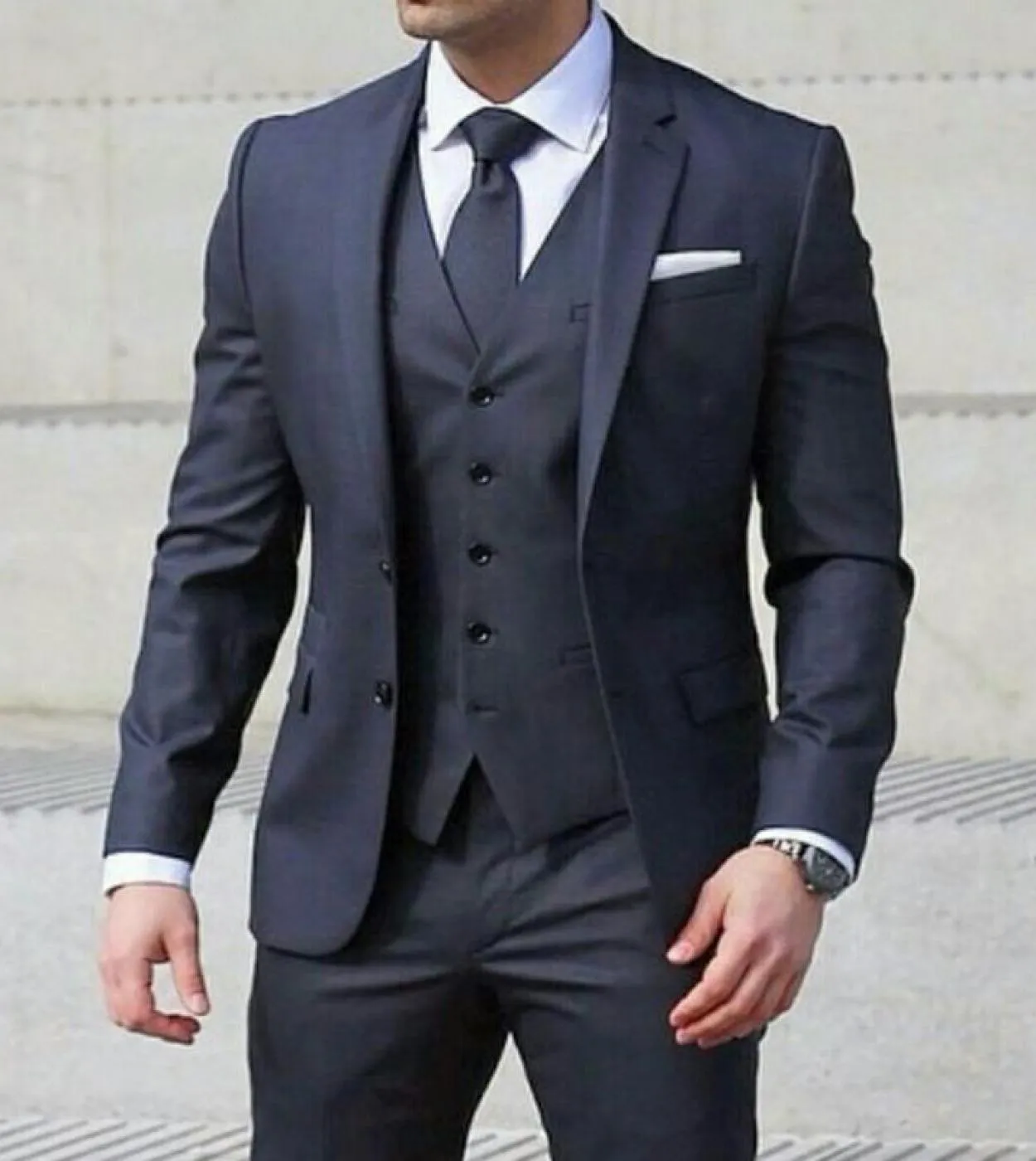 Abiti da uomo formali blu scuro per giacca da uomo da 3 pezzi da matrimonio con gilet di pantaloni con risvolto con risvolto nuo
