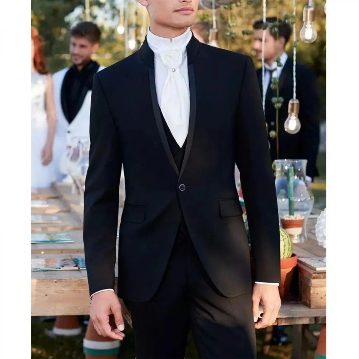 Abiti da uomo neri slim fit con stand collo per la cena 3 pezzi giacca da sposo smoking da sposo con gilet