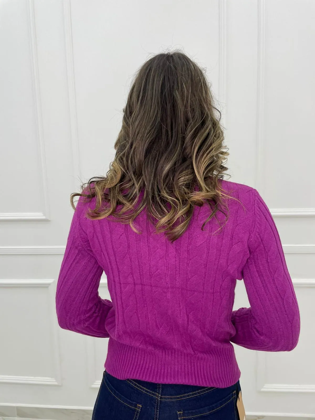 Cardigan tinta unita trama treccia con bottoni gioiello