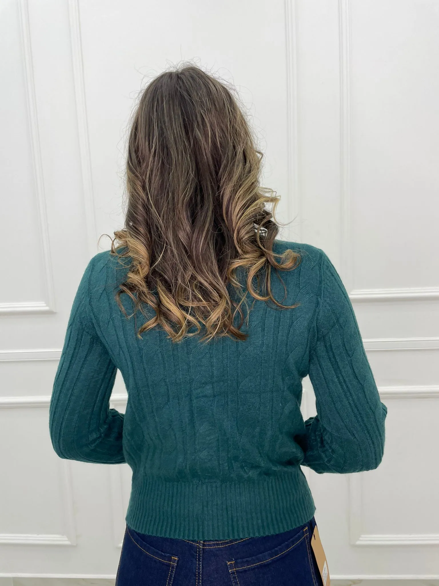 Cardigan tinta unita trama treccia con bottoni gioiello