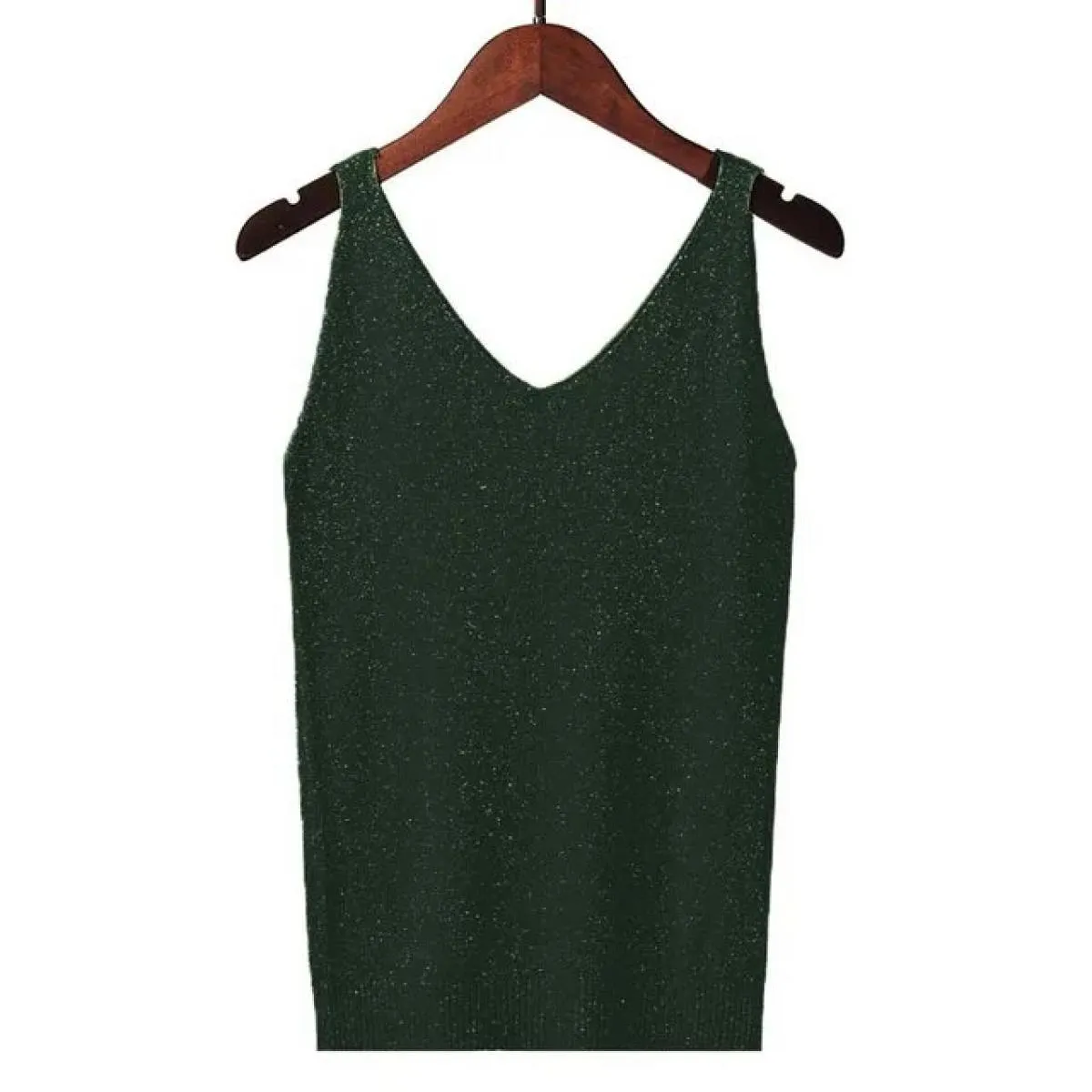 Gilet in maglia brillante da donna con scollo a V estivo alla caviglia che indossa una maglietta senza maniche