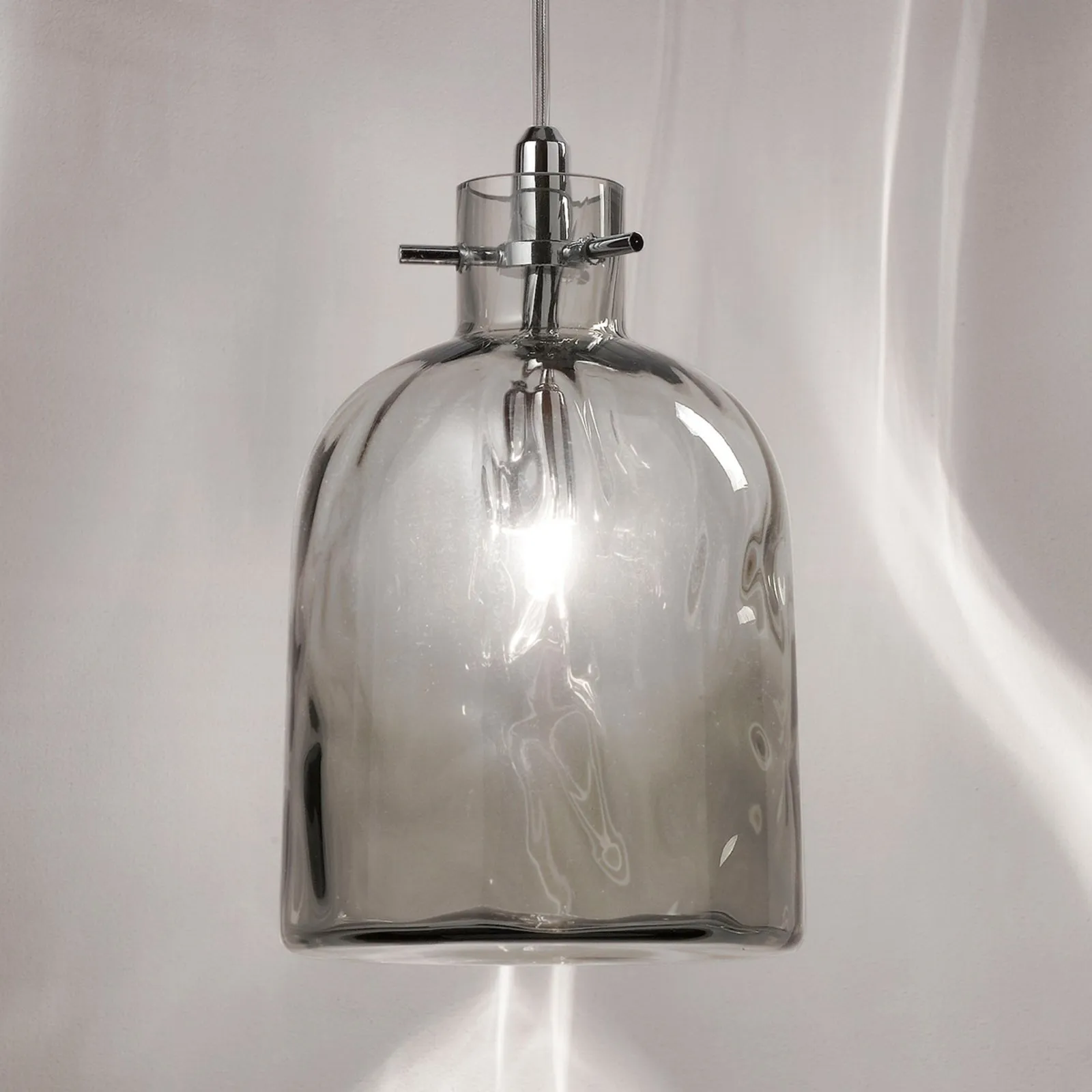 Lampada a sospensione di design Bossa Nova grigio fumo