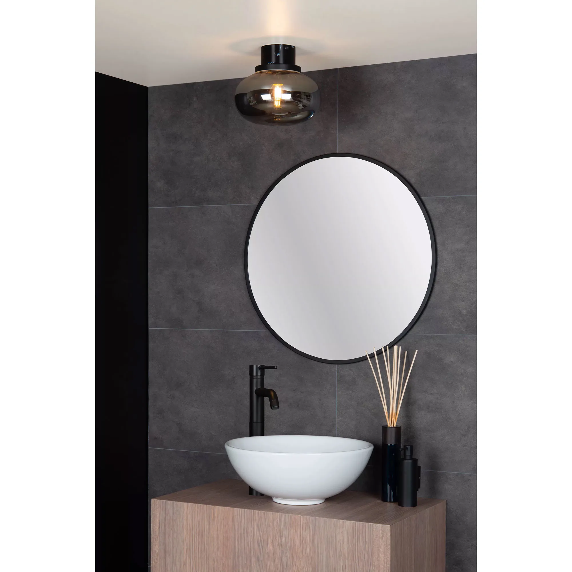 Lucide  Plafoniera con base in marmo diffusore in vetro dalle linee moderne ed eleganti Lorena - 40W
