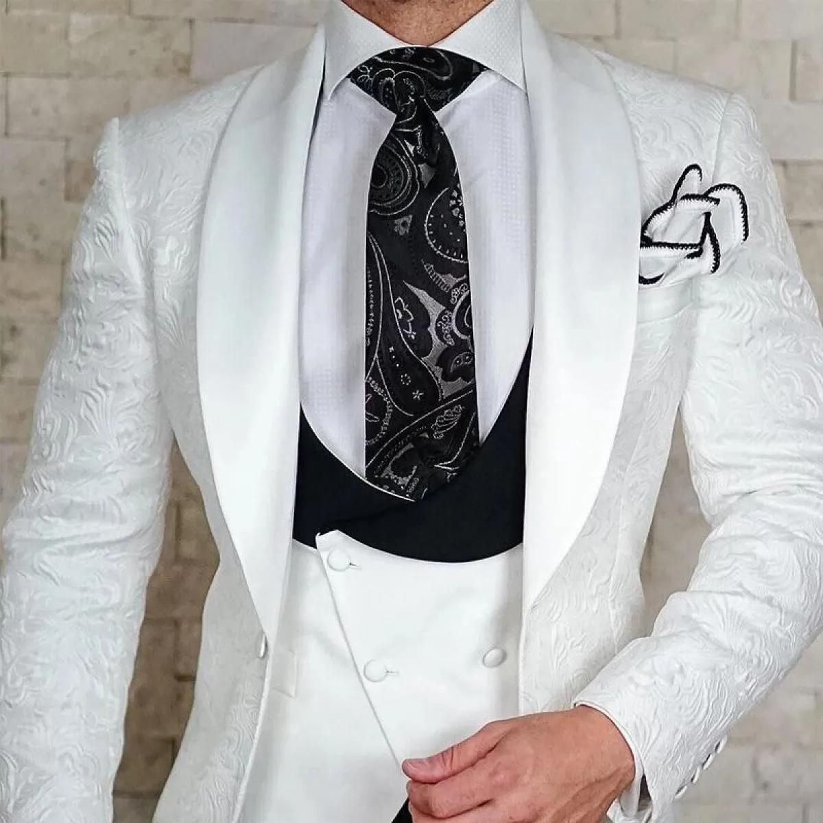 Smoking da matrimonio bianco floreale per lo sposo gilet doppiopetto slim fit in 3 pezzi con pantaloni neri Male Fashion Co