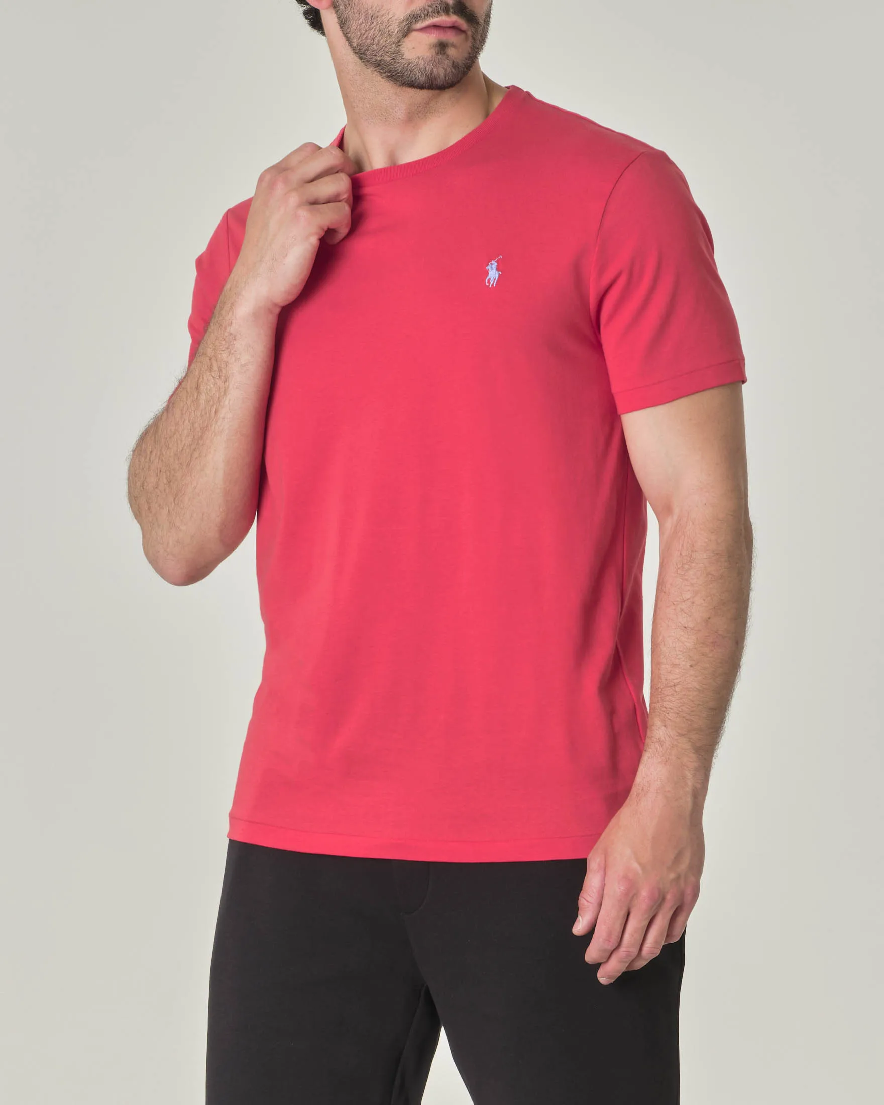 T-shirt corallo mezza manica custom slim-fit con logo pony celeste