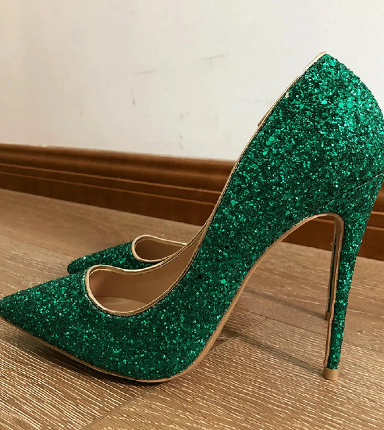Tikicup Green Women Glitter Scarpe a punta Stilletto Pumps Ladies Sparkly Party Tacchi alti Scarpe da sposa lucide 8cm 10cm 12