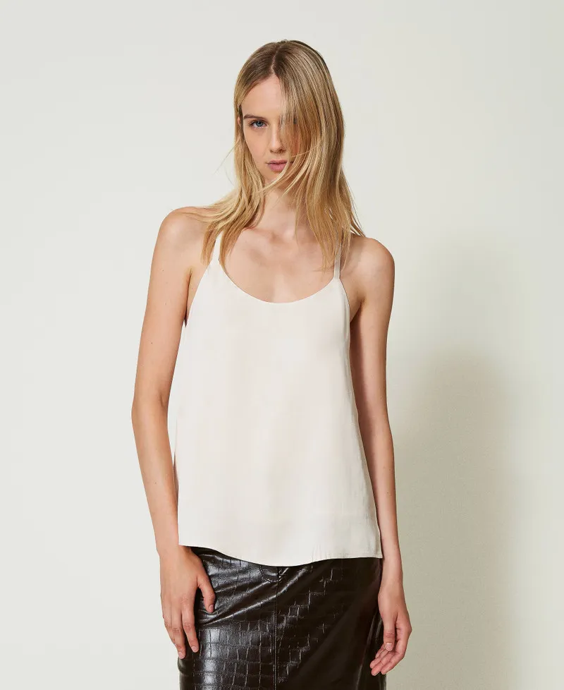 Top in raso con spalline sottili