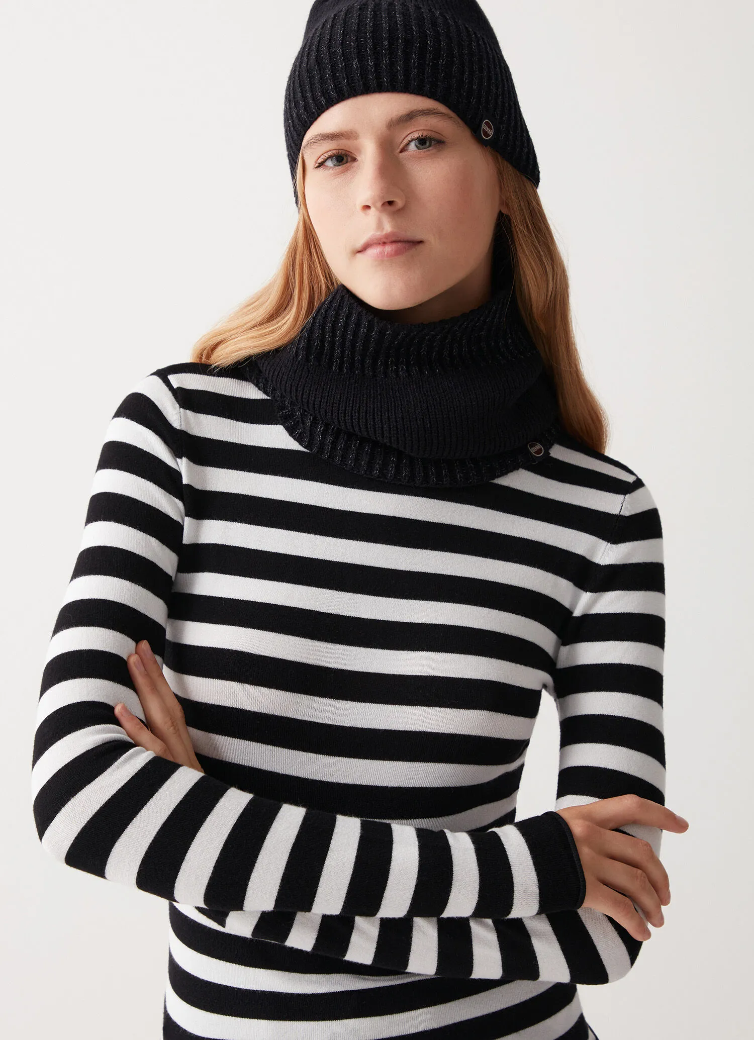 Women’s chenille effect neck warmer